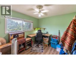 Primary Bedroom - 902 Maccleave Avenue, Penticton, BC V2A3C5 Photo 7