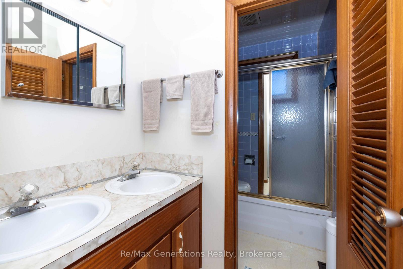 235 MAPLE AVENUE - Image 15