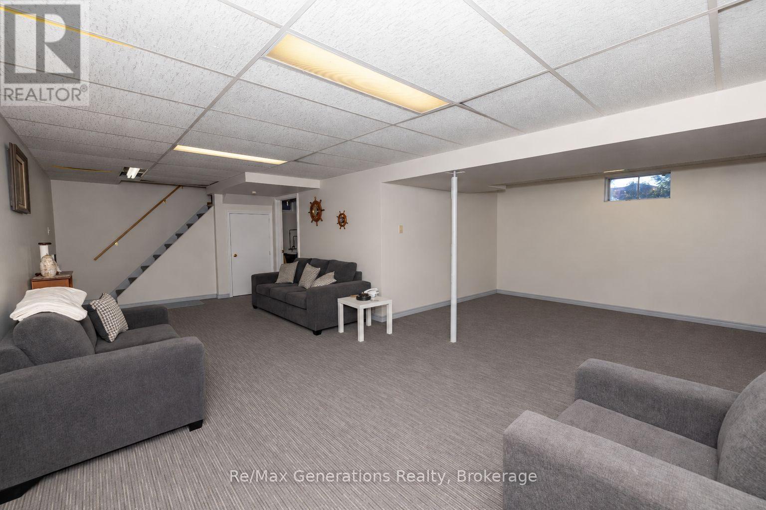 235 MAPLE AVENUE - Image 21