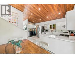 2787 Panorama Drive, North Vancouver, BC V7G1V7 Photo 11
