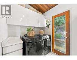 2787 Panorama Drive, North Vancouver, BC V7G1V7 Photo 13