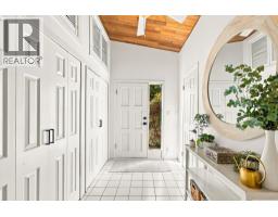 2787 Panorama Drive, North Vancouver, BC V7G1V7 Photo 14