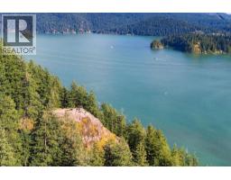 2787 Panorama Drive, North Vancouver, BC V7G1V7 Photo 35