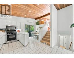 2787 Panorama Drive, North Vancouver, BC V7G1V7 Photo 7