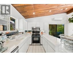 2787 Panorama Drive, North Vancouver, BC V7G1V7 Photo 8