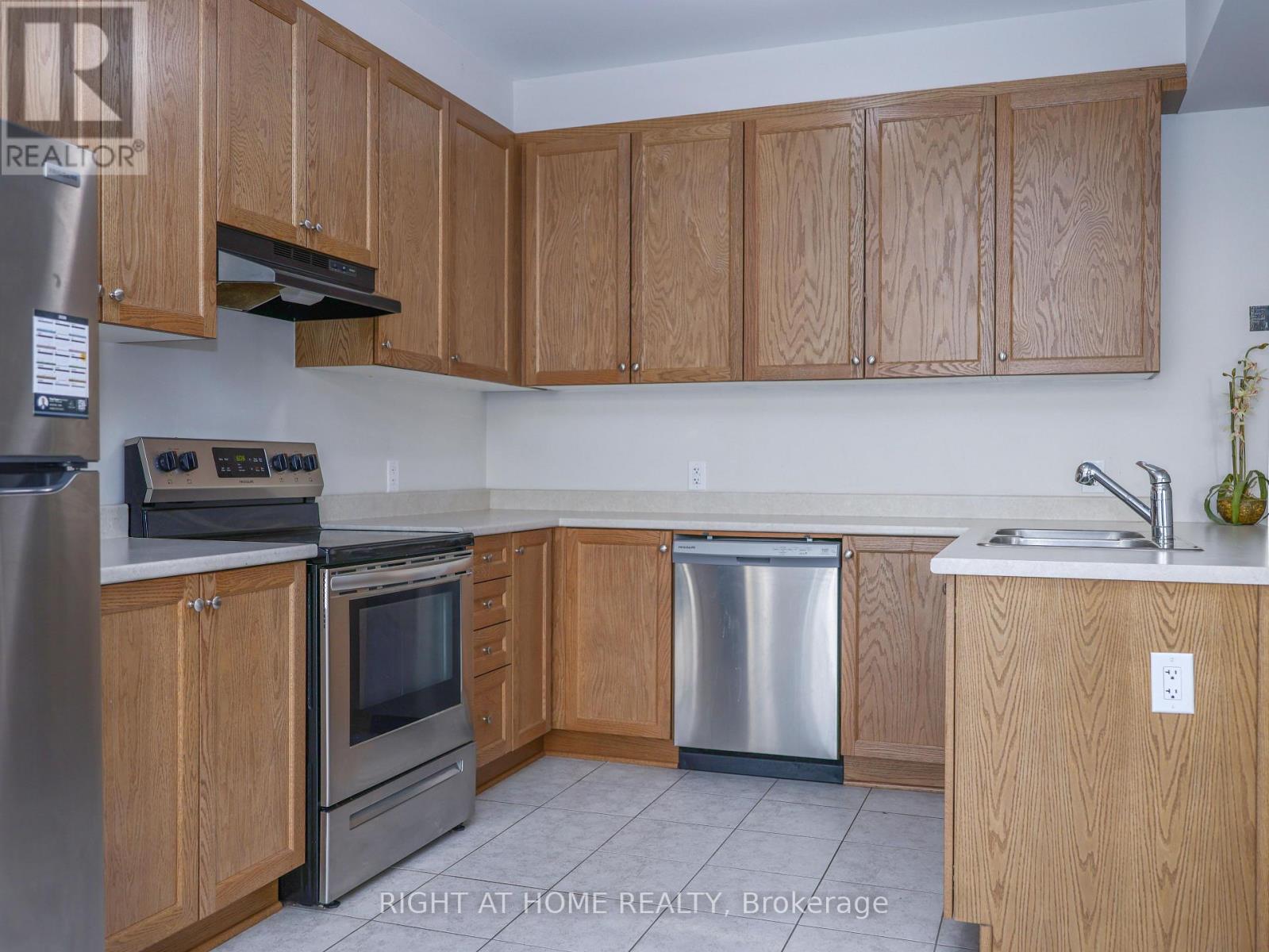 618 ALLIED MEWS E photo 14