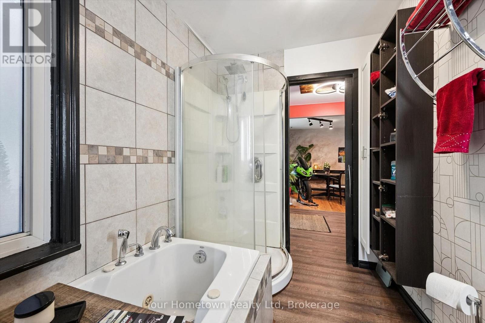 471 GARAFRAXA STREET E - 23