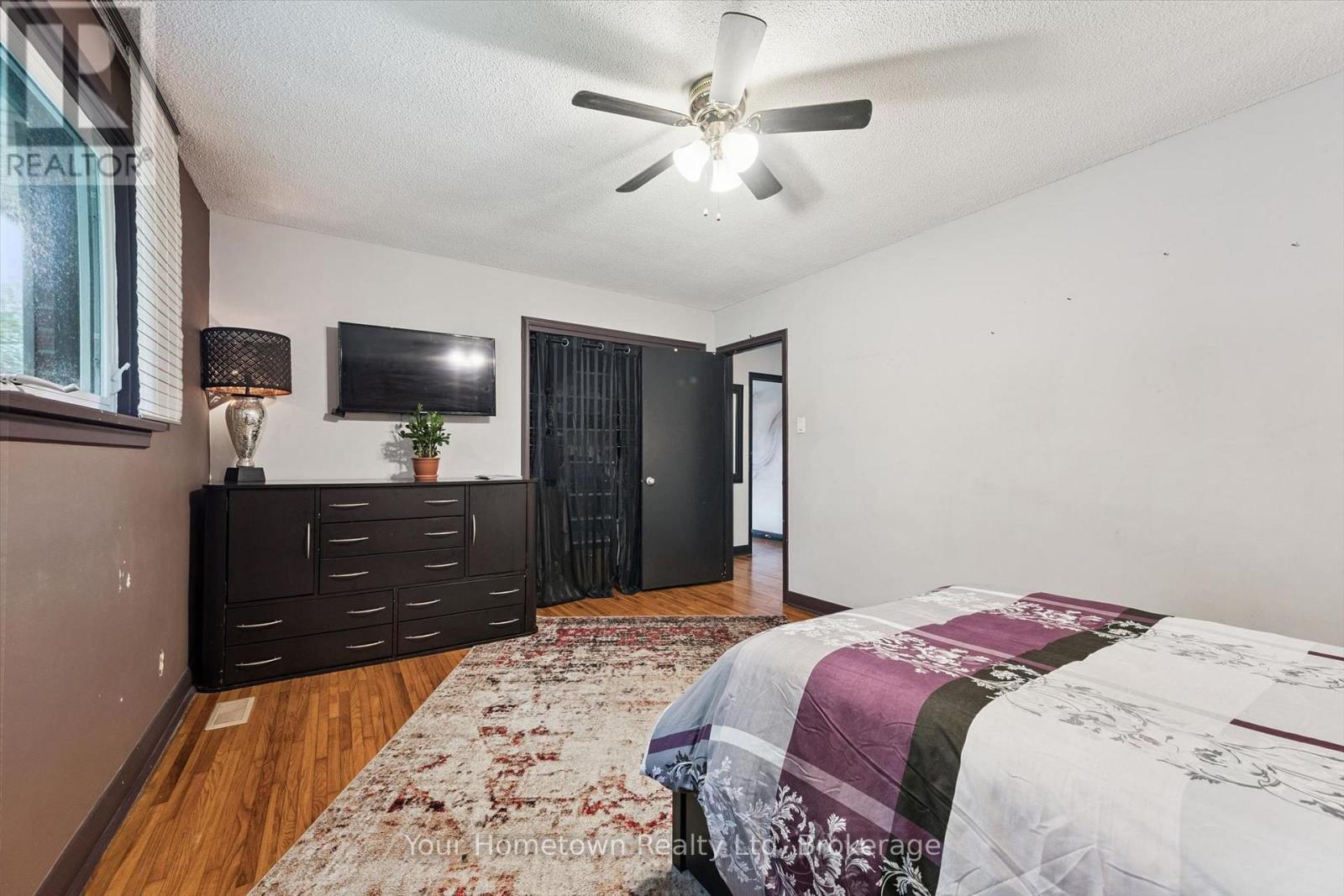 471 GARAFRAXA STREET E - 25