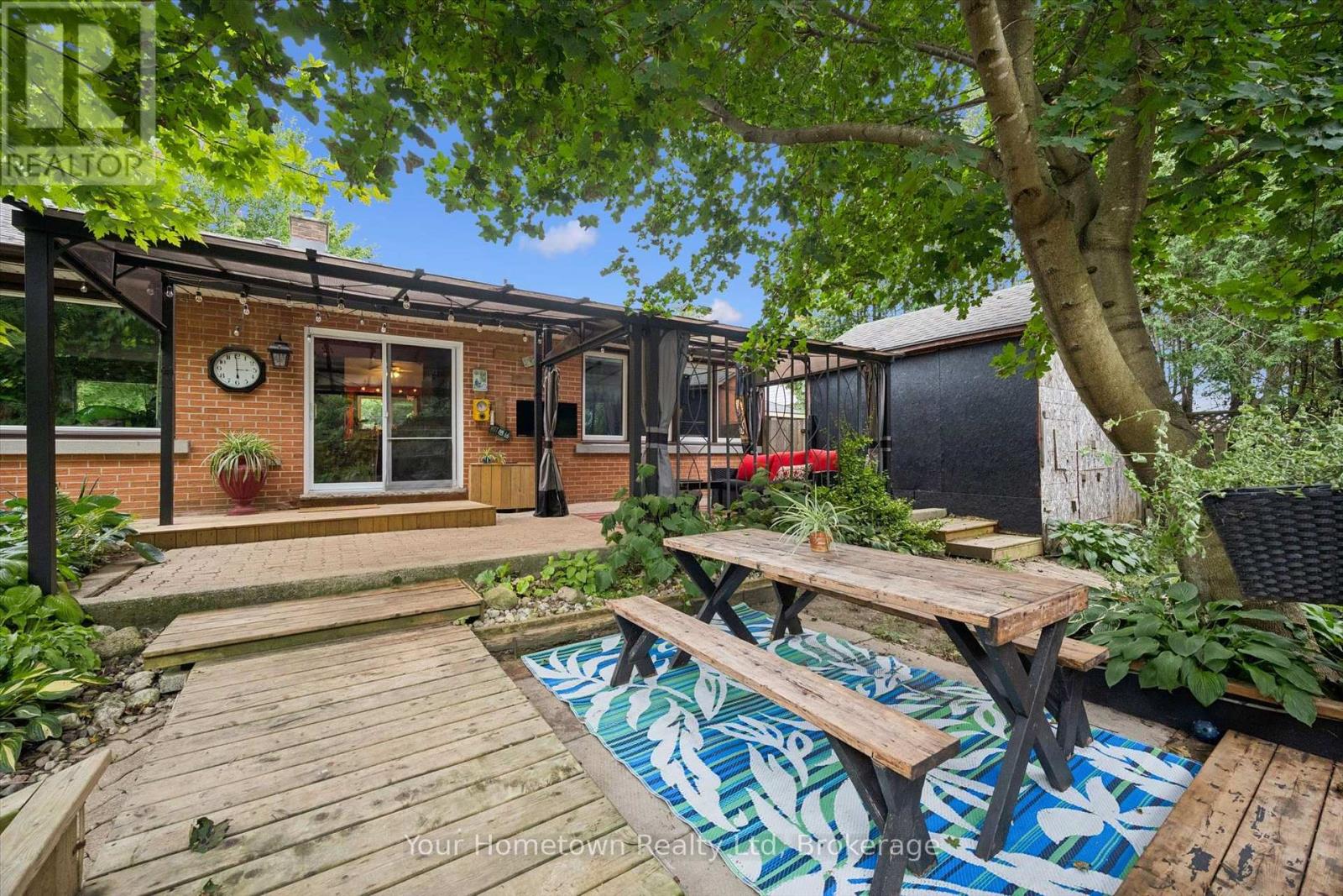 471 GARAFRAXA STREET E - 35