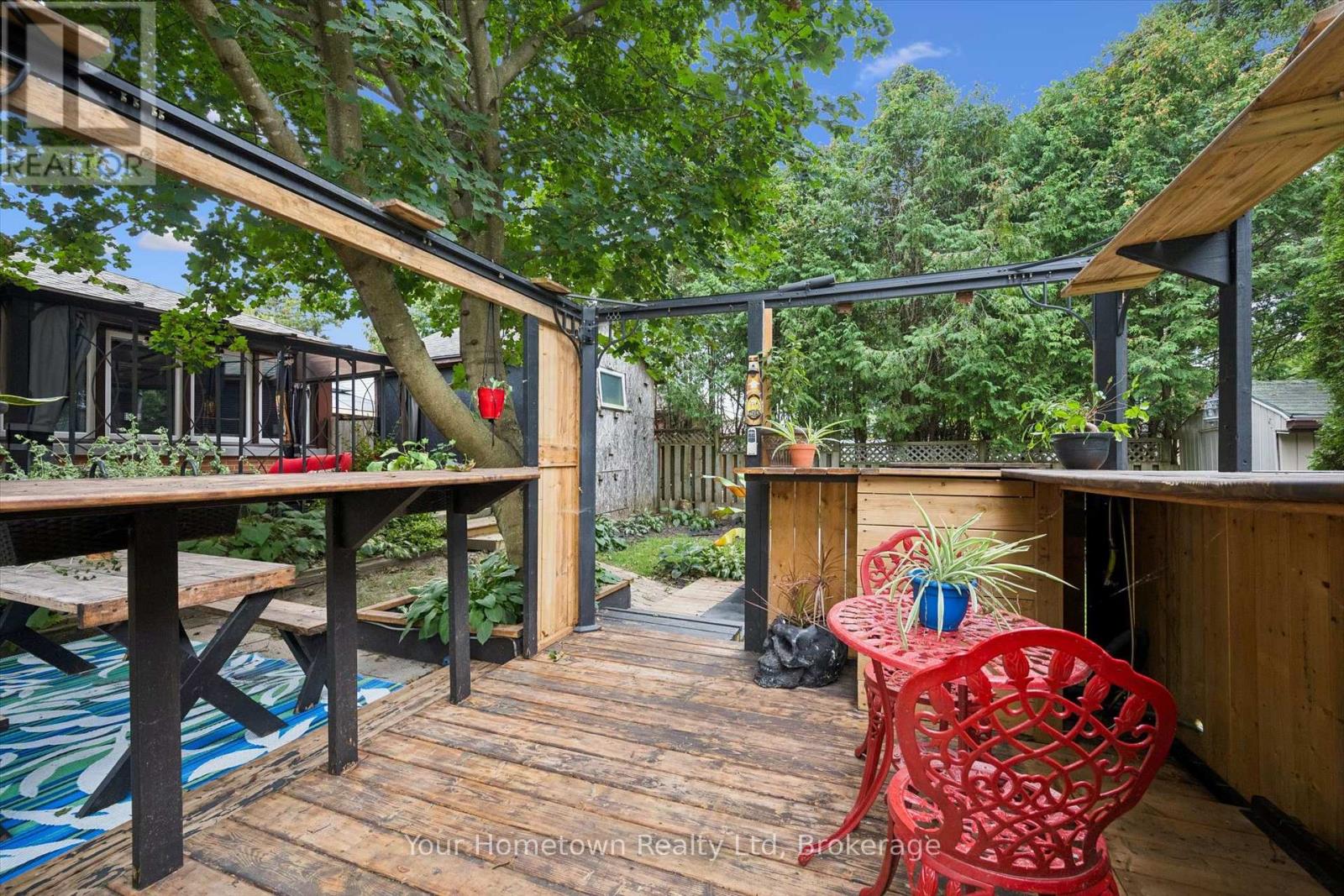 471 GARAFRAXA STREET E - 36