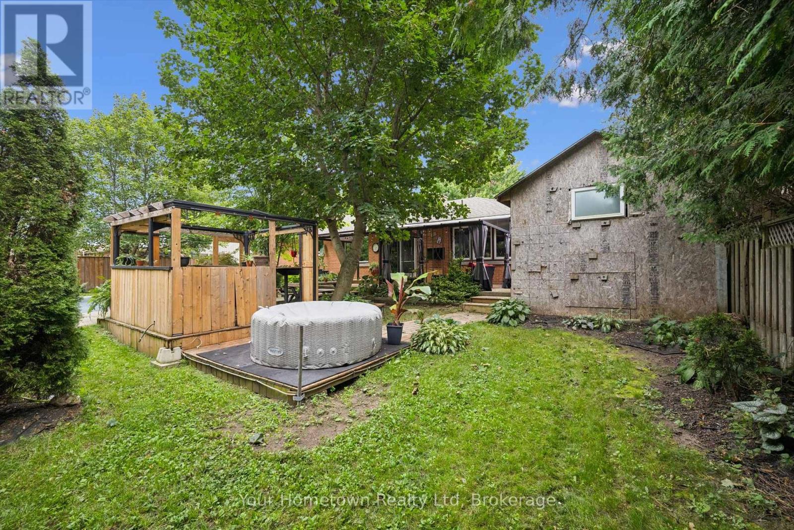 471 GARAFRAXA STREET E - 38