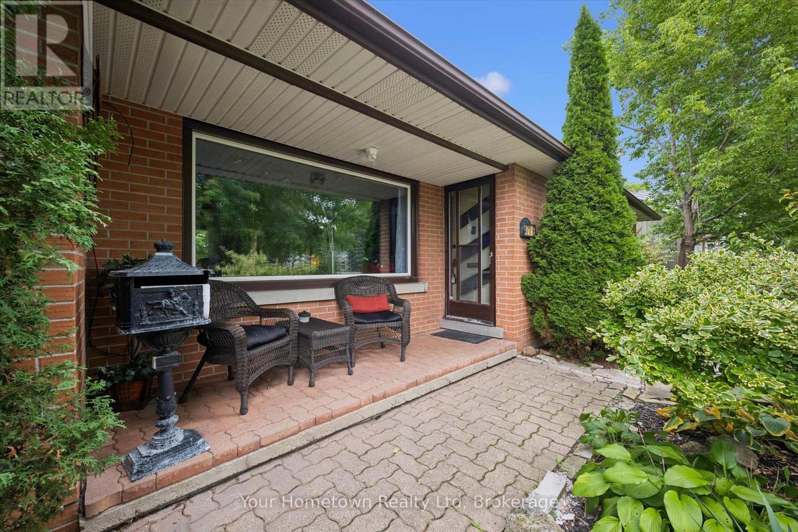 471 Garafraxa Street East, Centre Wellington (Fergus), Ontario, N1M1E6, Centre Wellington (Fergus), Ontario — photo 4 of 5