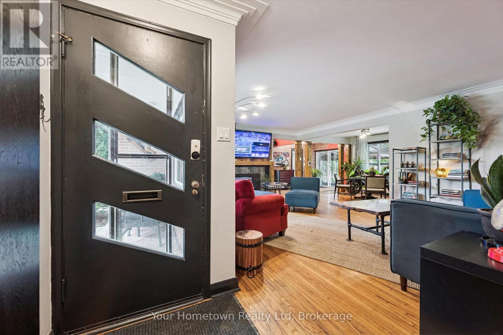 471 GARAFRAXA STREET E - Image 6