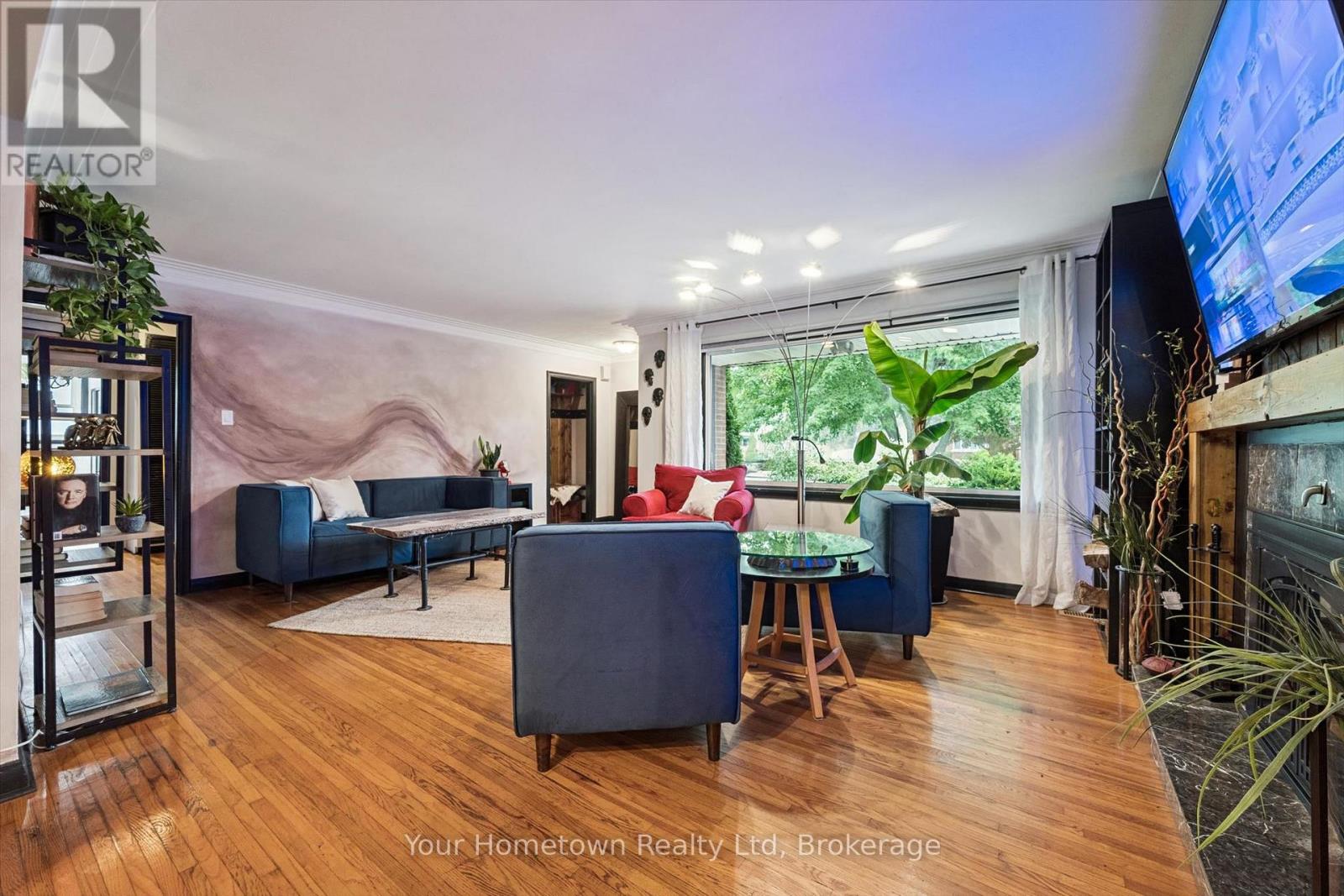 471 GARAFRAXA STREET E - Image 9
