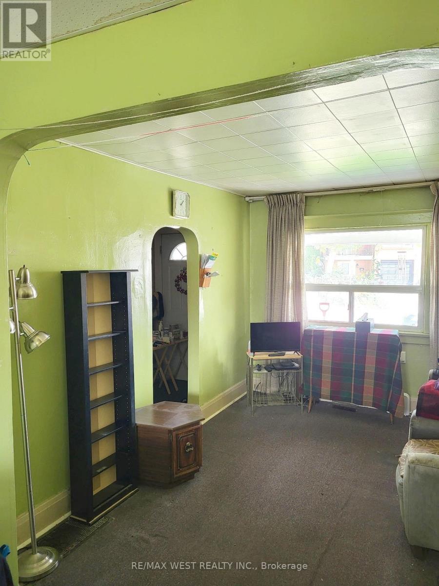 410 SILVERTHORN AVENUE - Image 4