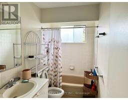 64 Grove Park Crescent, Toronto, ON M2J2C8 Photo 8