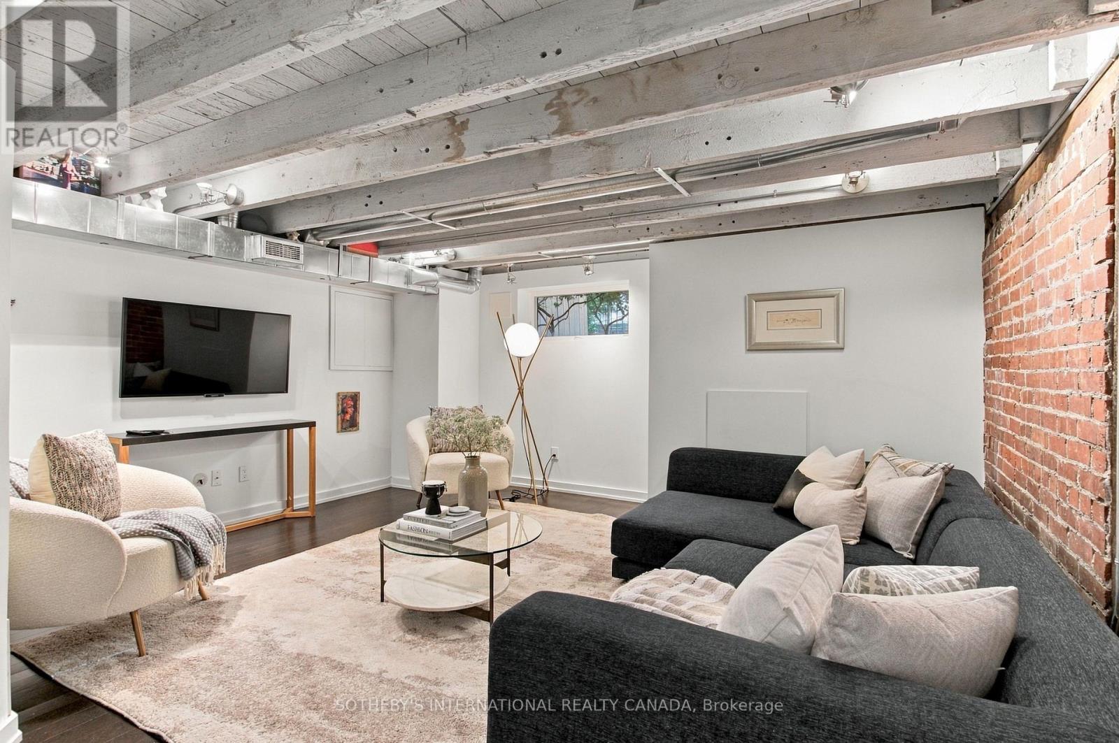 140 SPRUCE STREET - 32