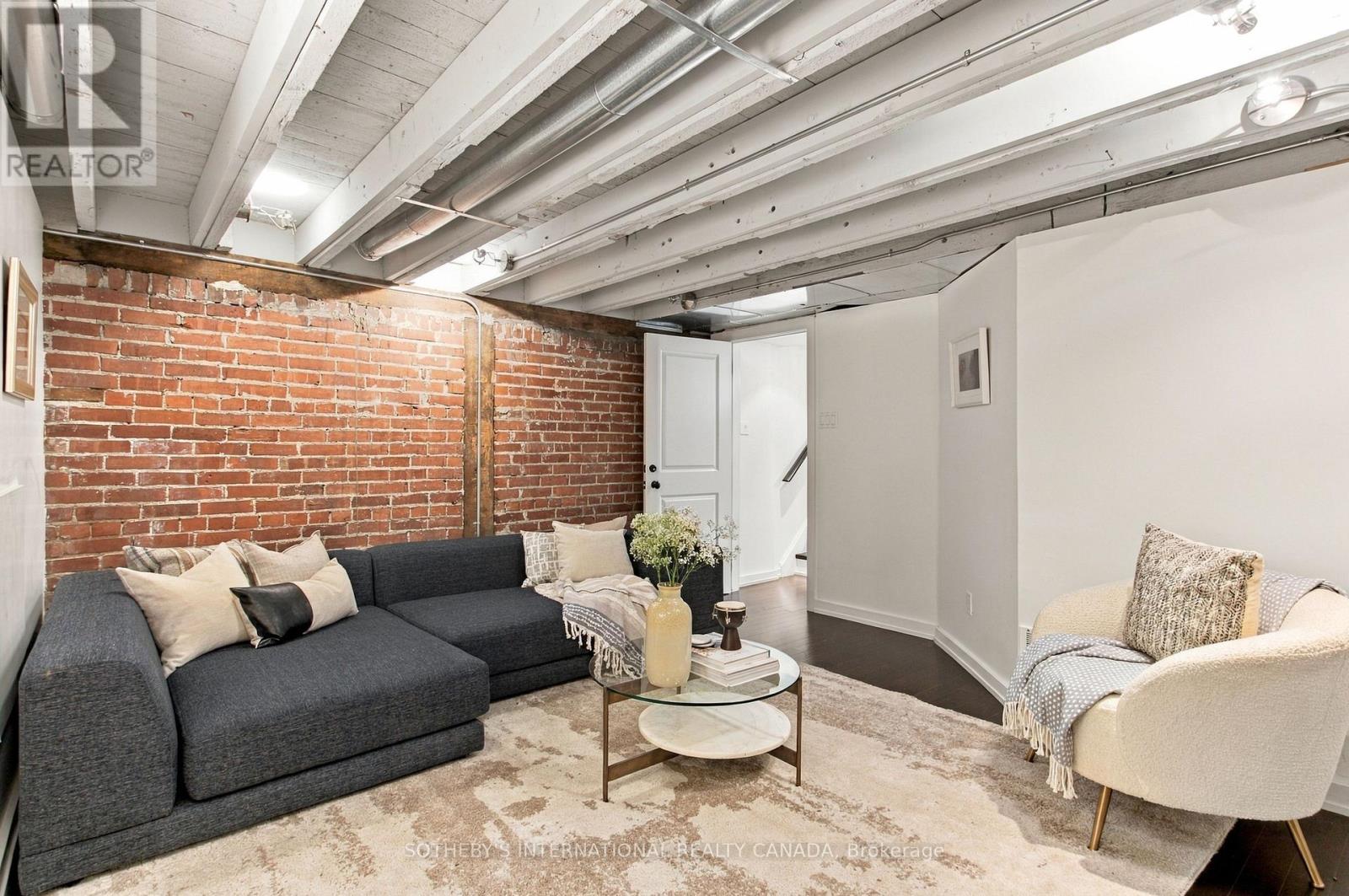 140 SPRUCE STREET - 33