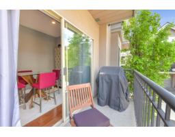 15415 Russell Avenue, White Rock, BC V4B2R5 Photo 8