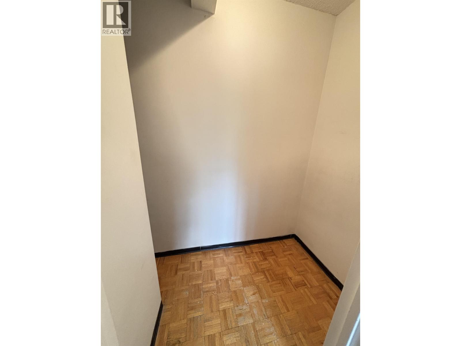 #308 1501 QUEENSWAY - 7