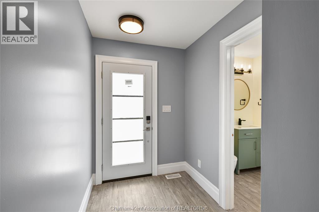 39 Adelaide STREET - Image 38