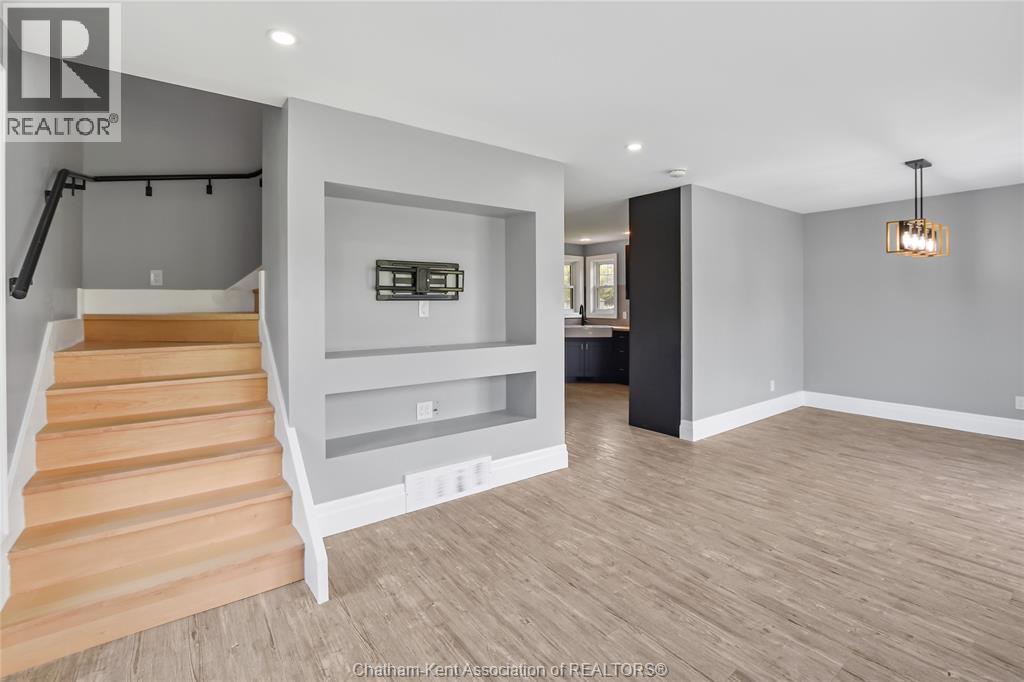 39 Adelaide STREET - 26