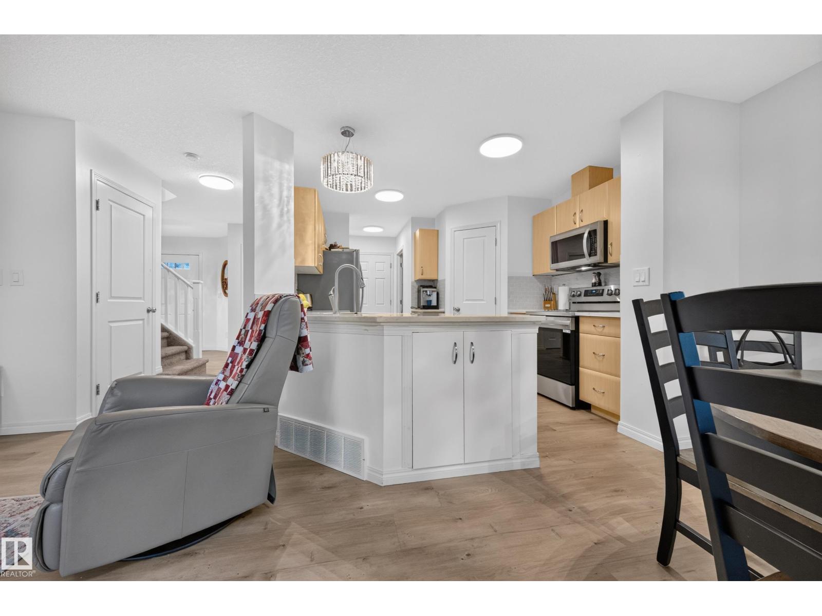 #106 21 SUMMERWOOD DR - 15