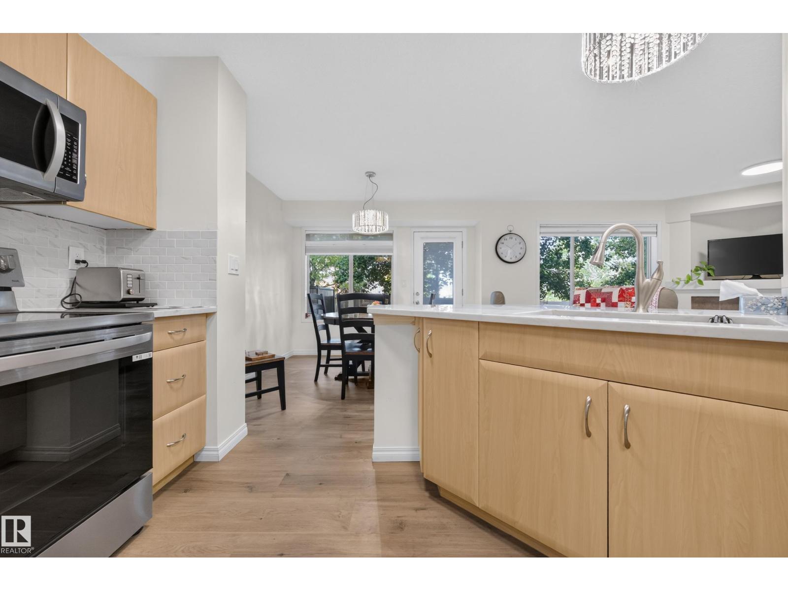 #106 21 SUMMERWOOD DR - 17
