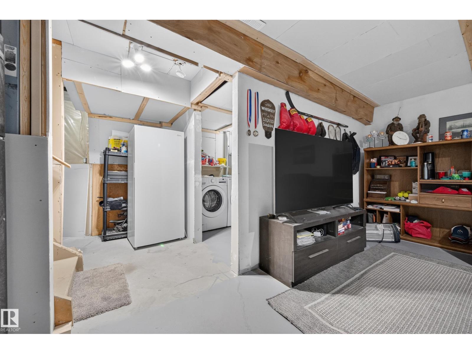 #106 21 SUMMERWOOD DR - 38