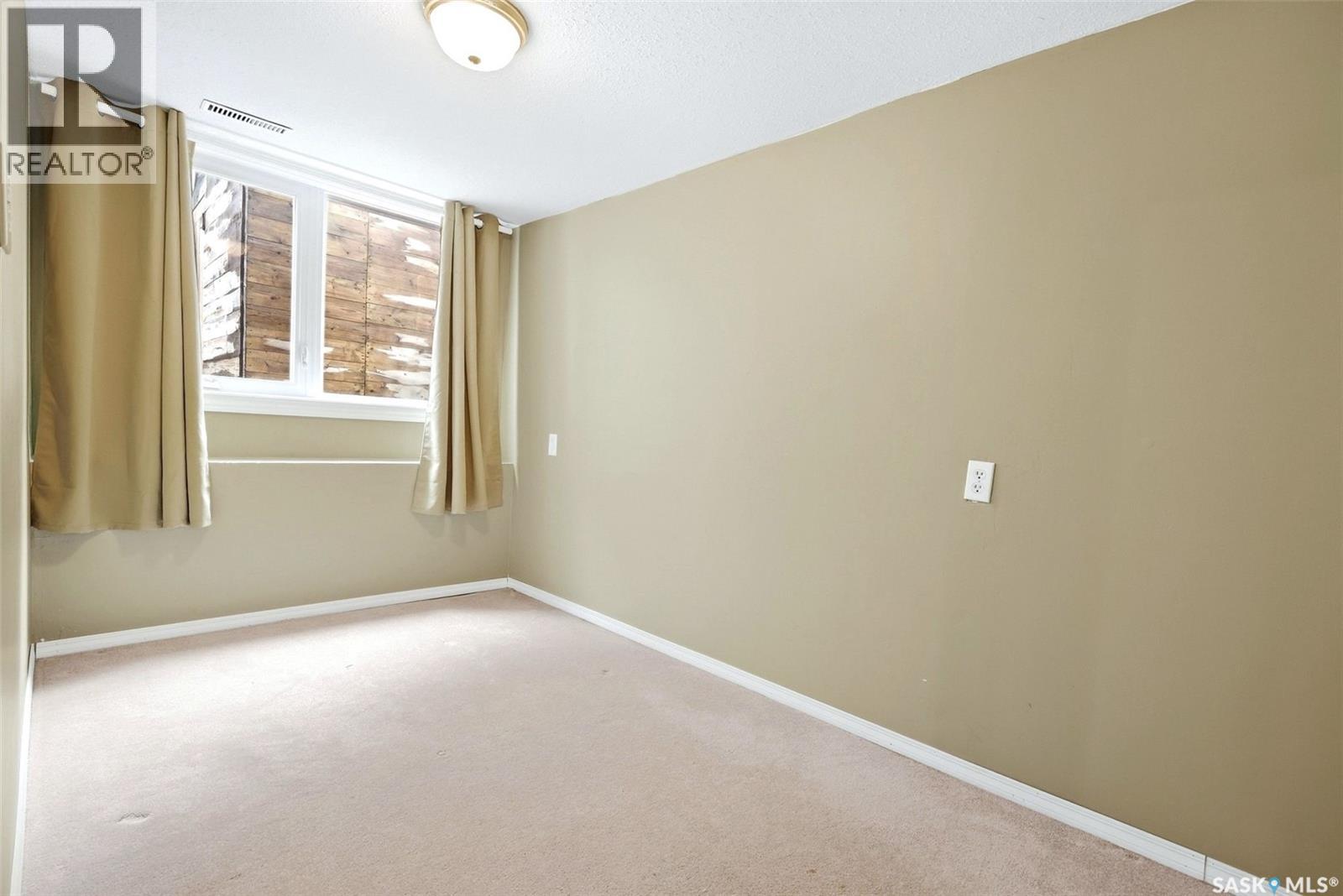 66 LESLIE PLACE - Image 46