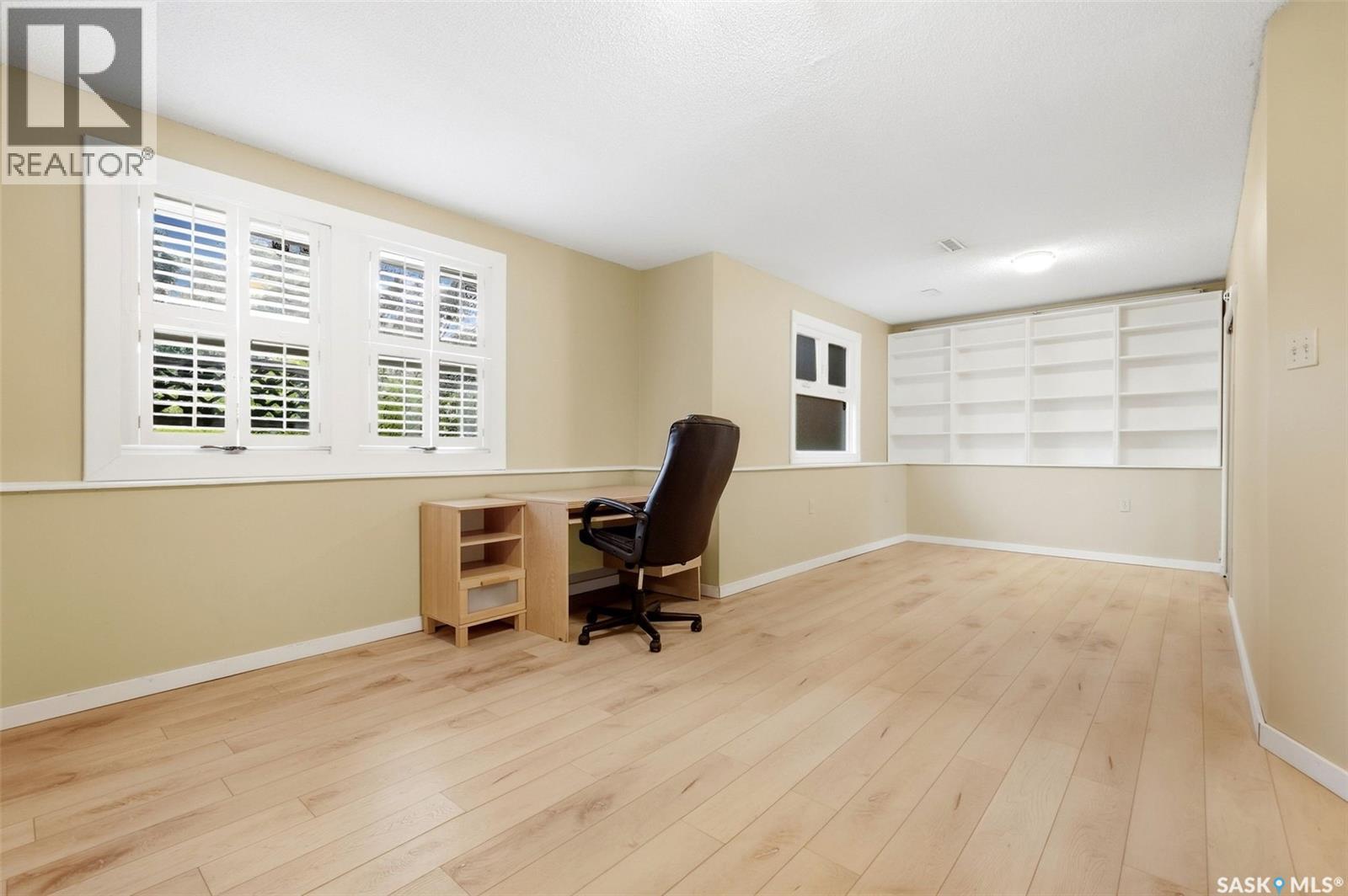 66 LESLIE PLACE - Image 50