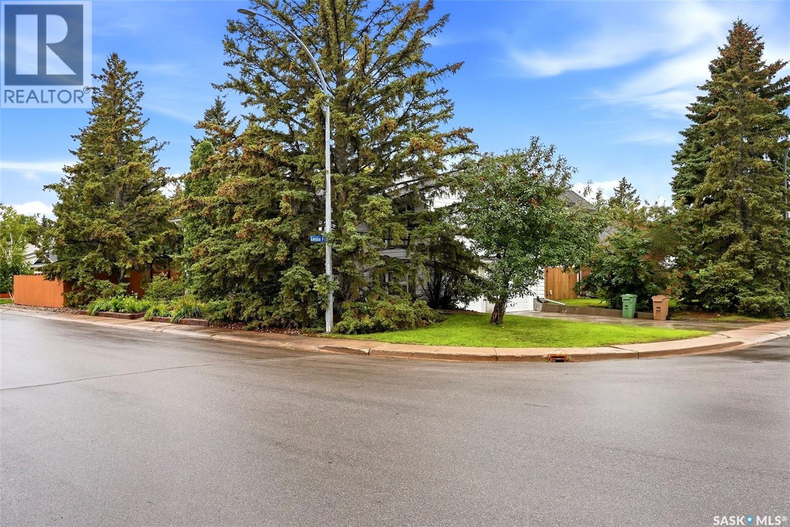66 LESLIE PLACE - Image 71