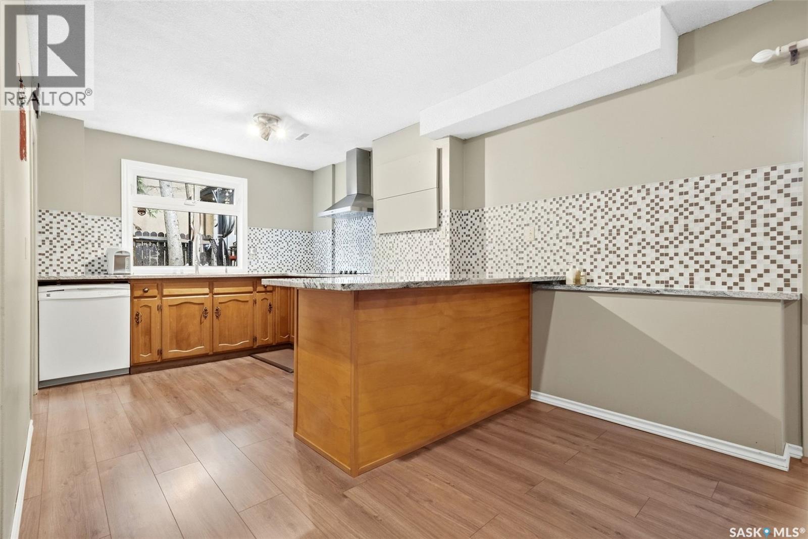 66 LESLIE PLACE - Image 42