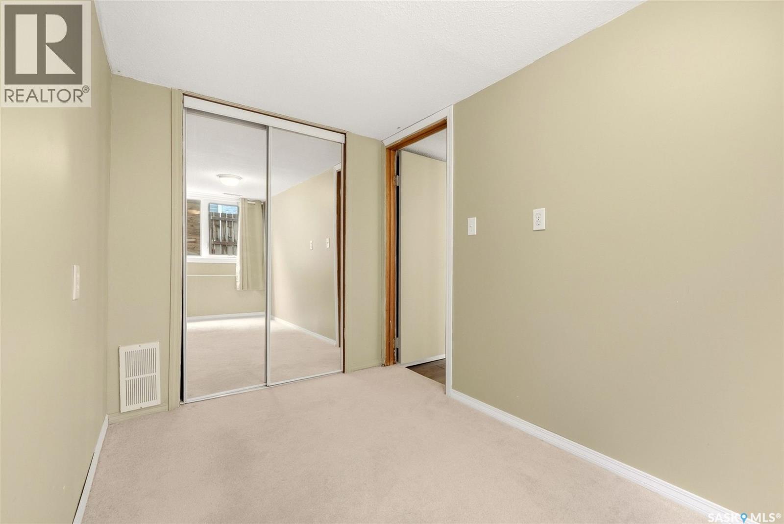 66 LESLIE PLACE - Image 47