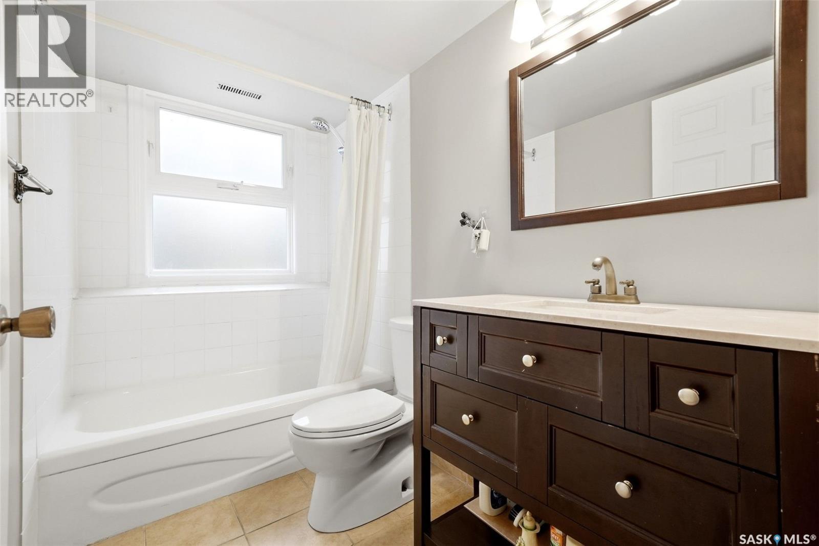 66 LESLIE PLACE - Image 48