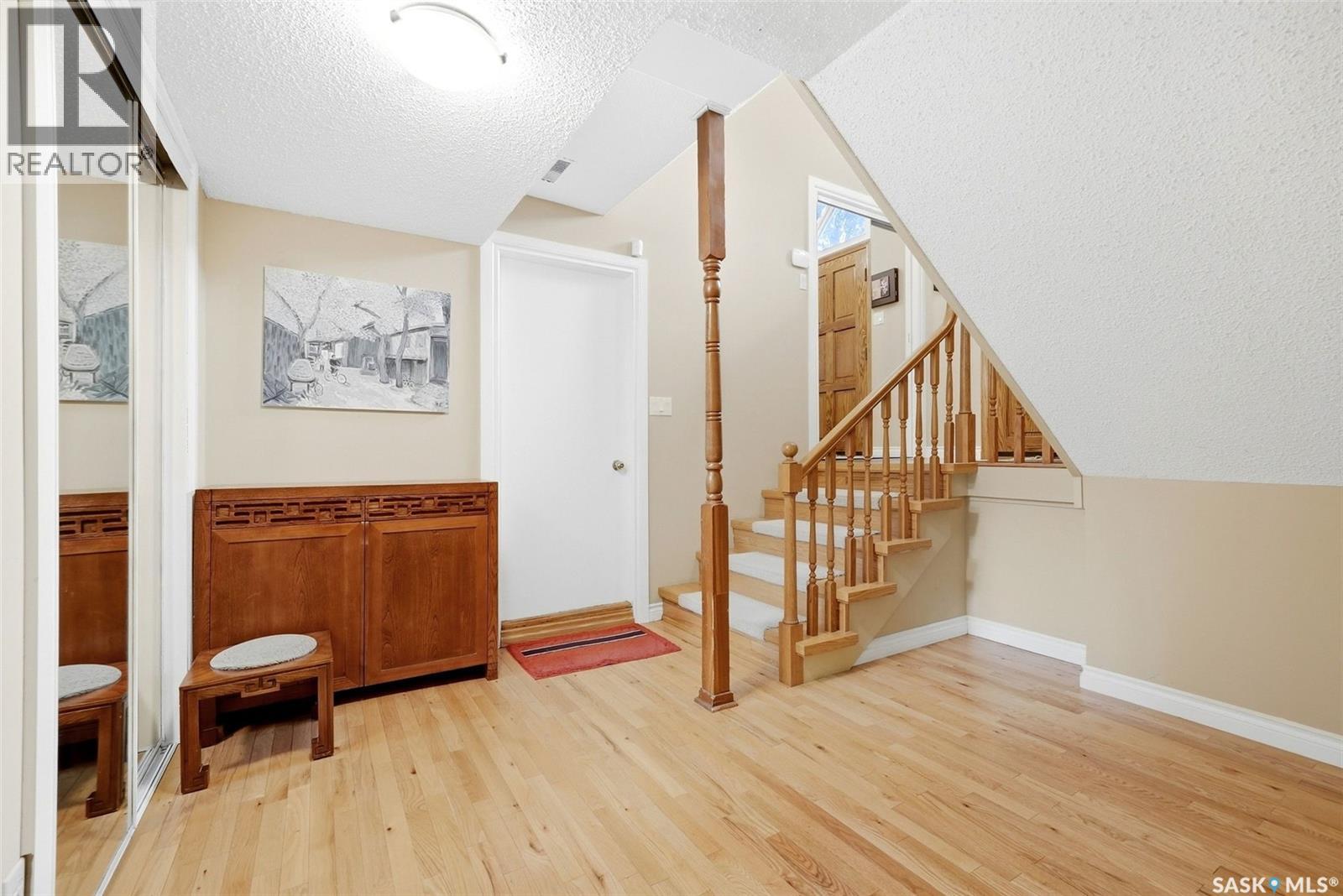 66 LESLIE PLACE - Image 53