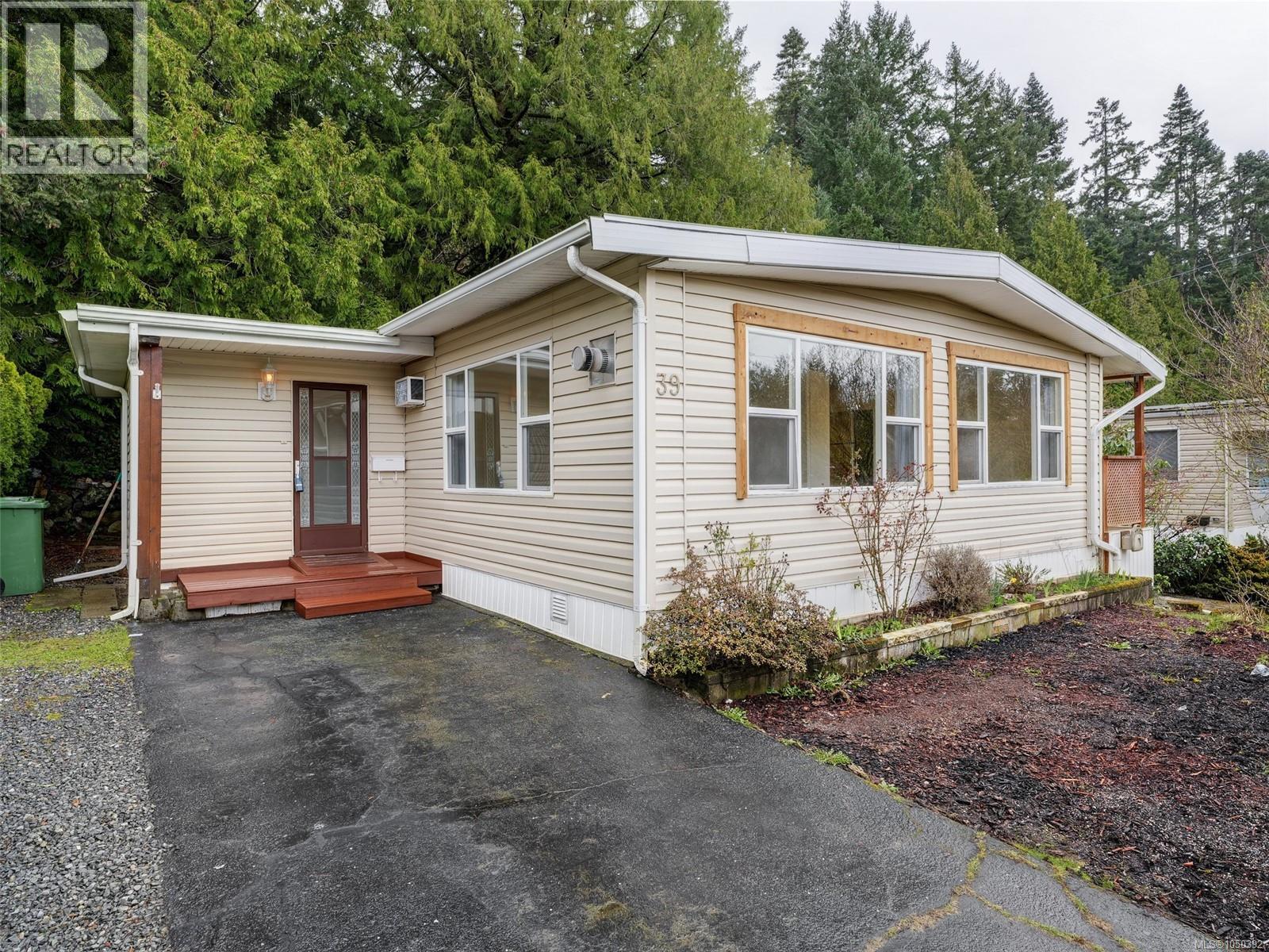 #39 2587 Selwyn Rd - 1
