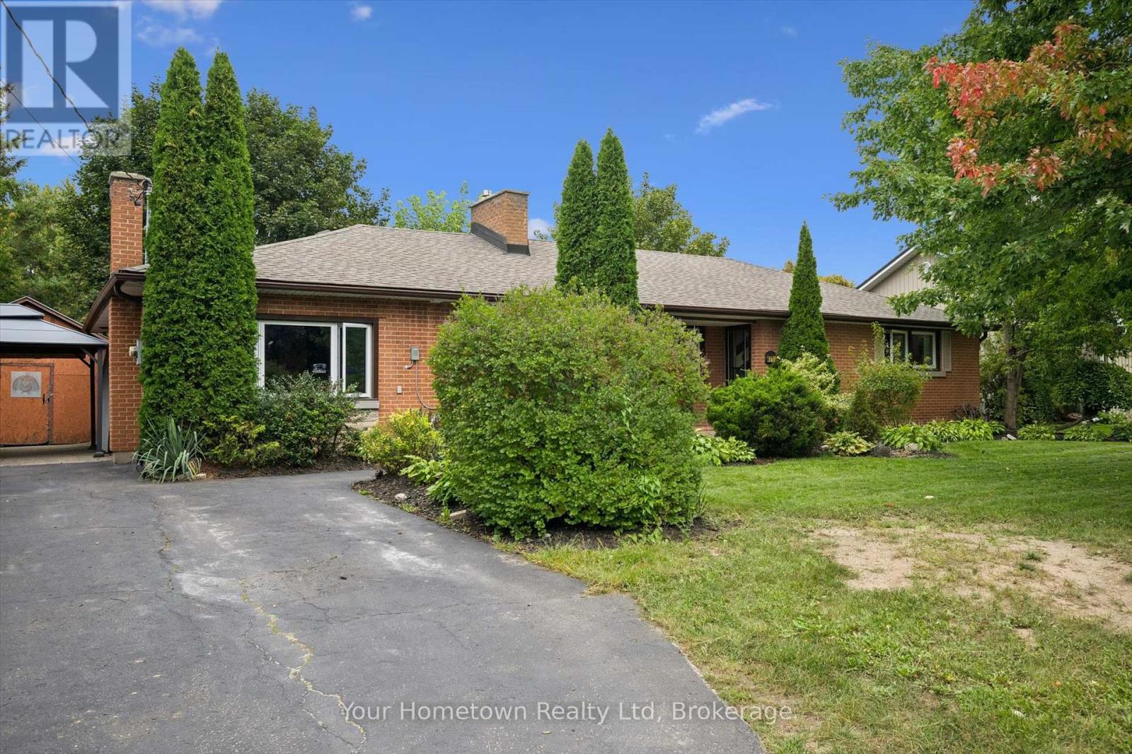 471 GARAFRAXA STREET E - 1