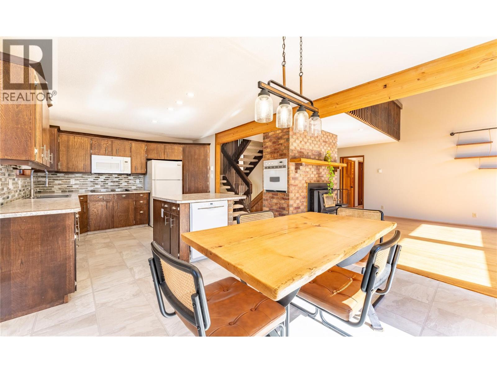 4681 GOAT RIVER  N Road, Arrow Creek