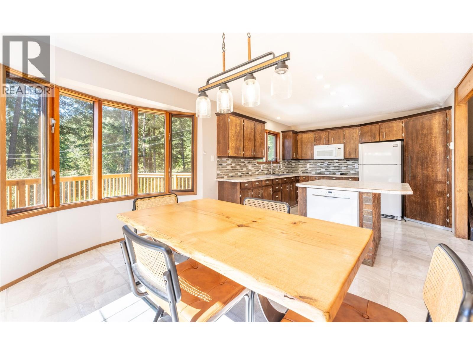 4681 GOAT RIVER  N Road, Arrow Creek