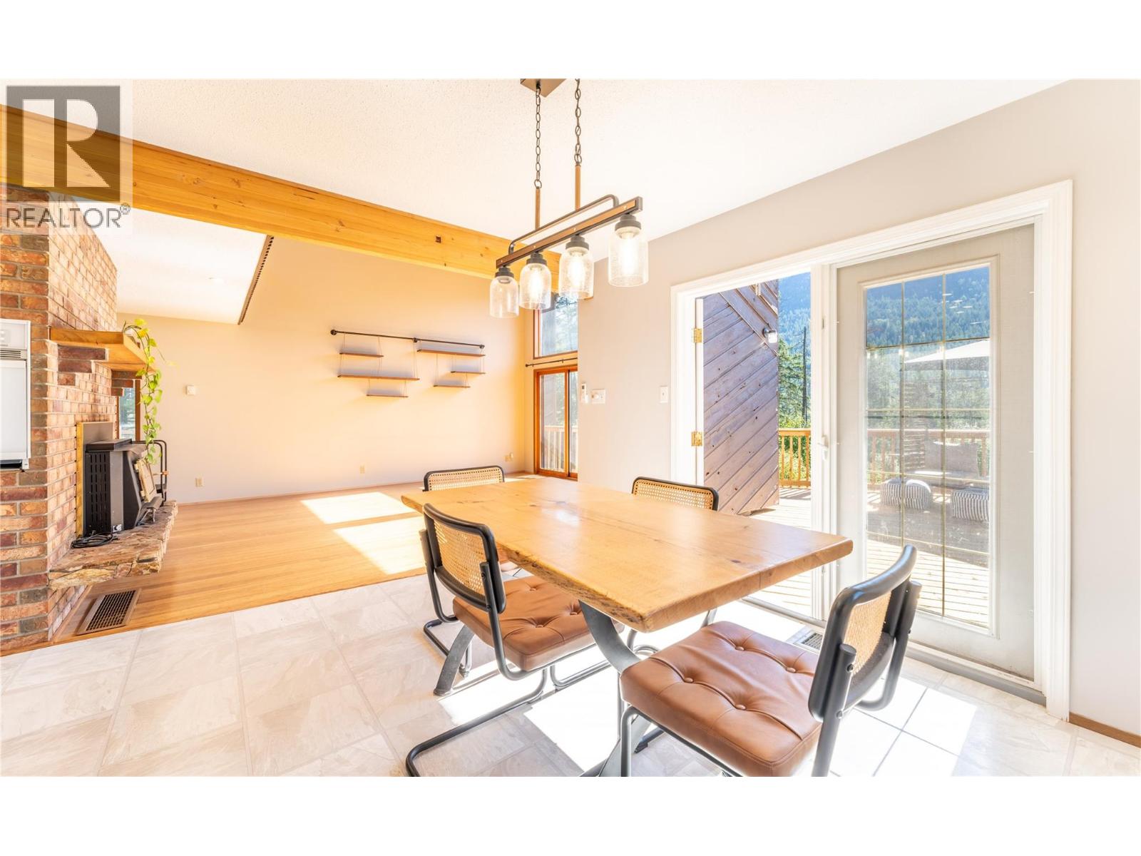 4681 GOAT RIVER  N Road, Arrow Creek
