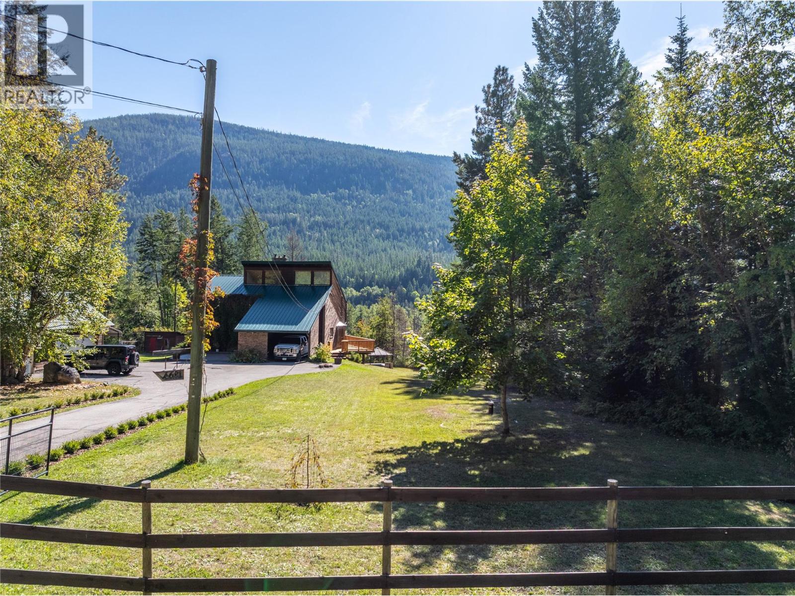 4681 GOAT RIVER  N Road, Arrow Creek