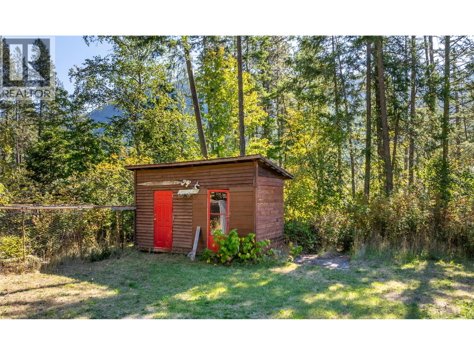 4681 GOAT RIVER  N Road, Arrow Creek
