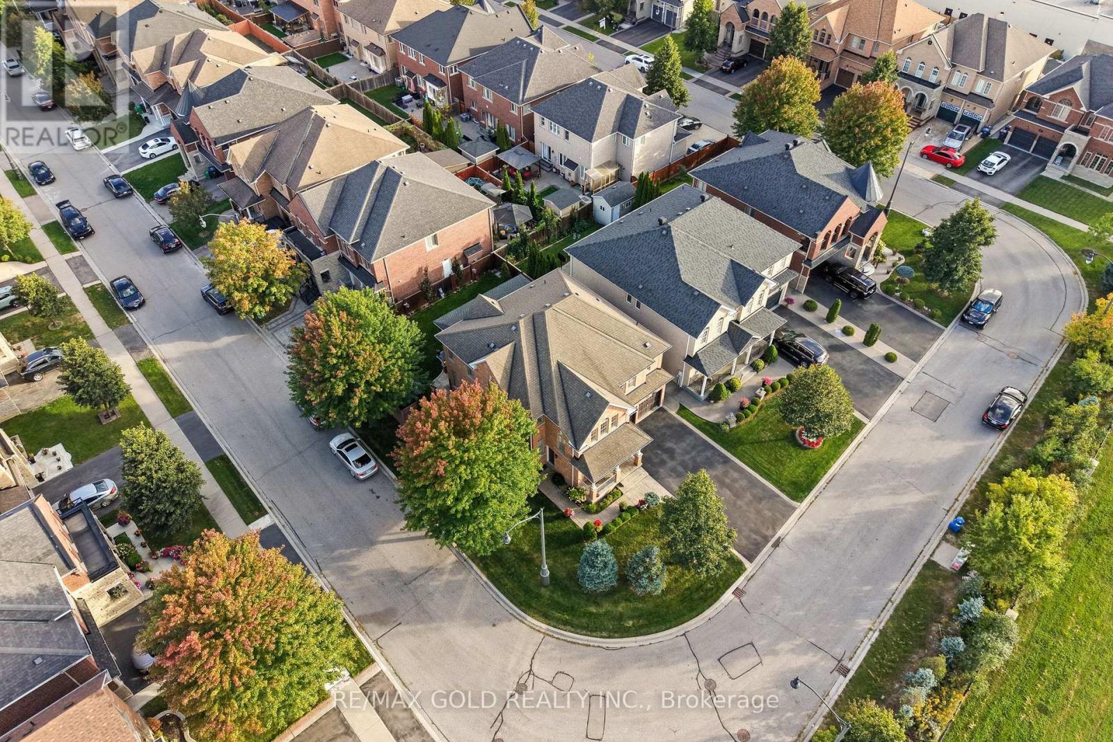 Photo of 29 ROYAL LINKS CIRCLE