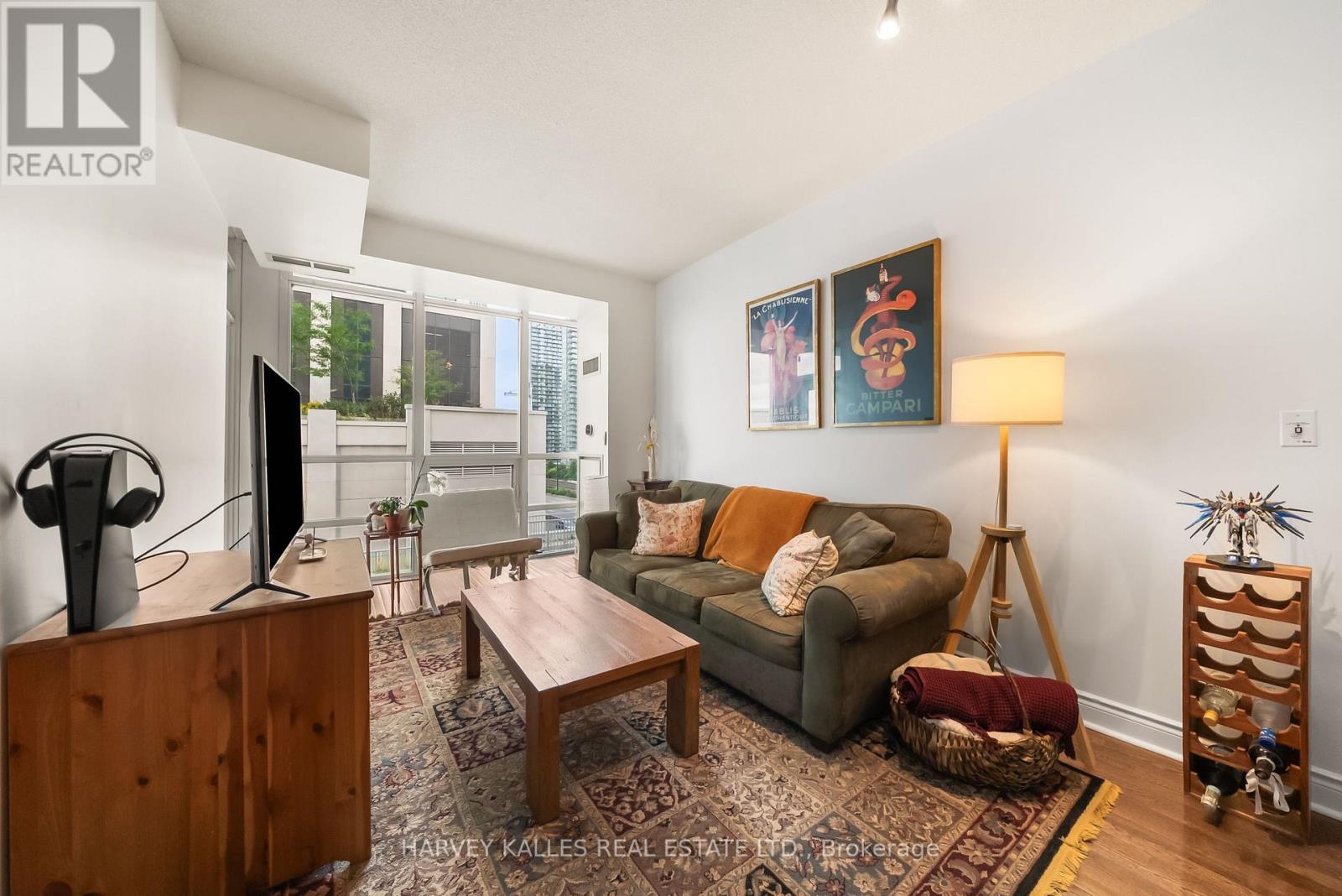 Photo of 602 - 1910 LAKE SHORE BOULEVARD W