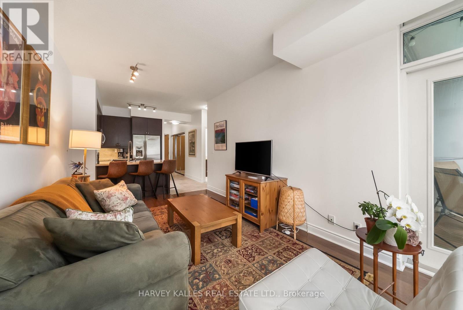 Photo of 602 - 1910 LAKE SHORE BOULEVARD W