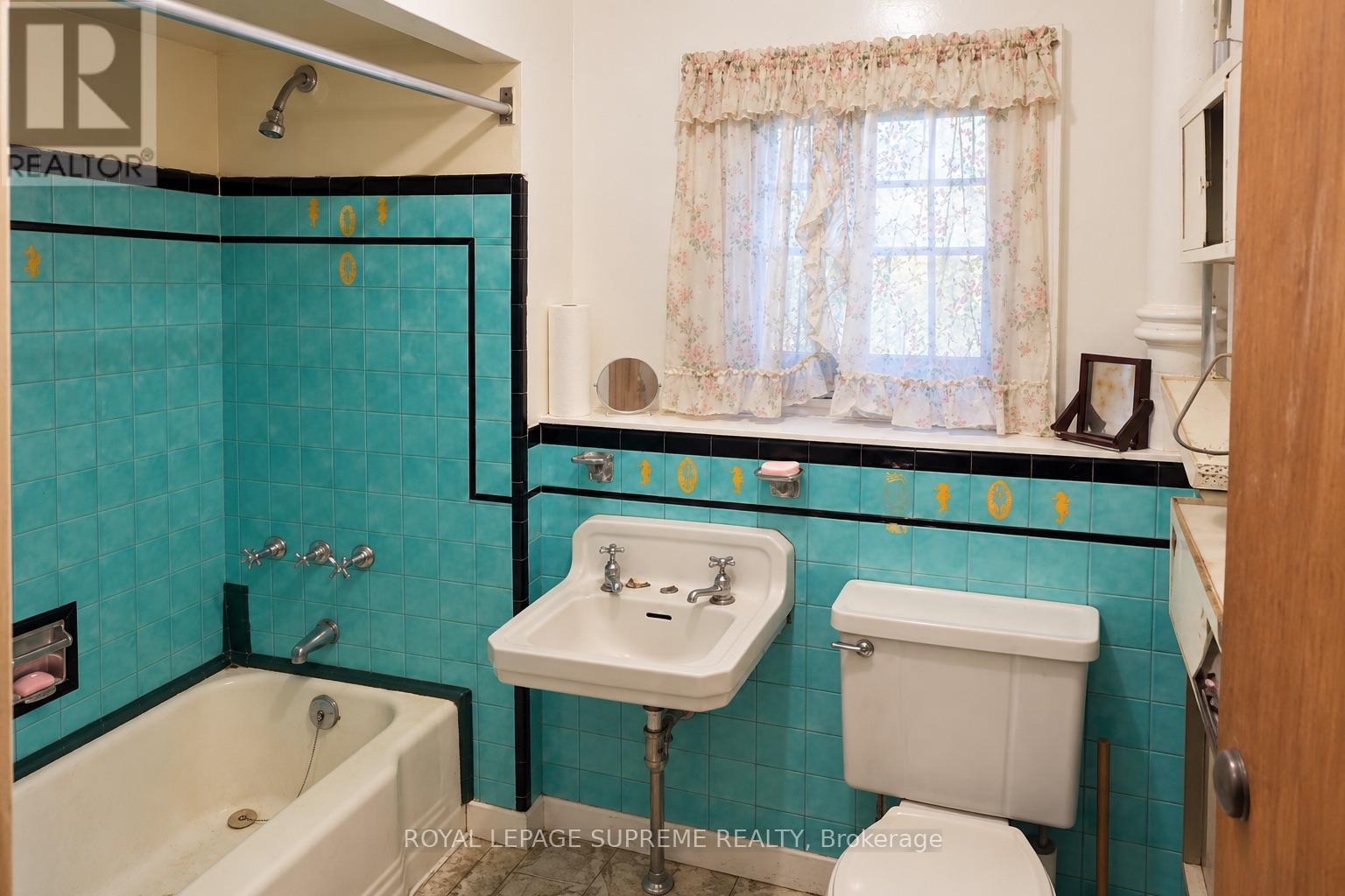 Photo of 48 MOULD AVENUE
