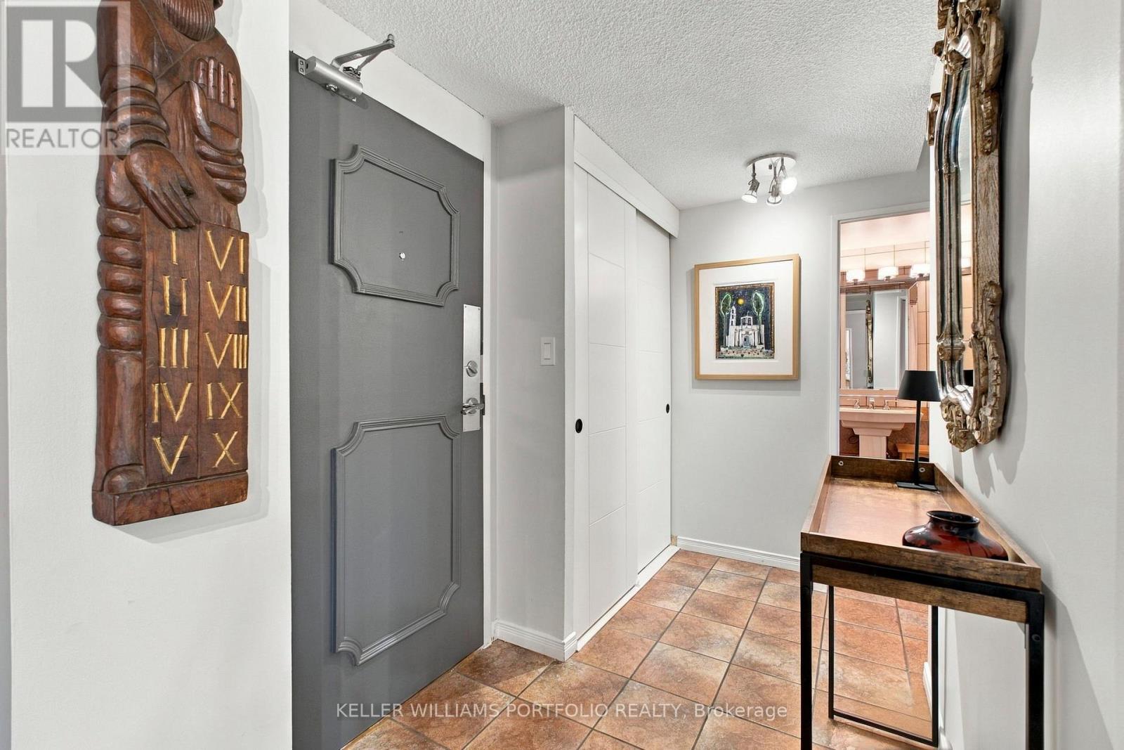 Photo of 101 - 260 SCARLETT ROAD
