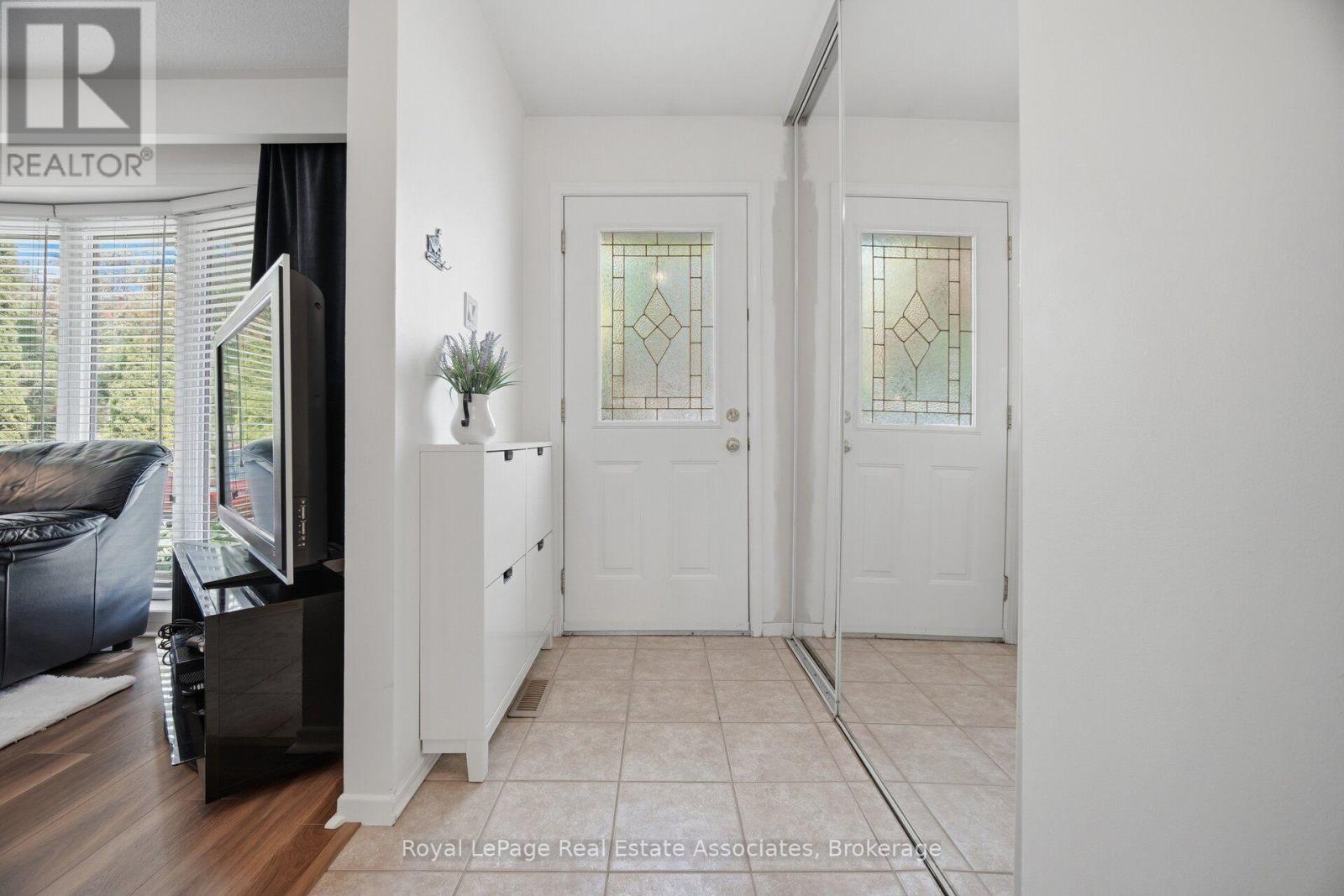 Photo of 2452 YARMOUTH CRESCENT