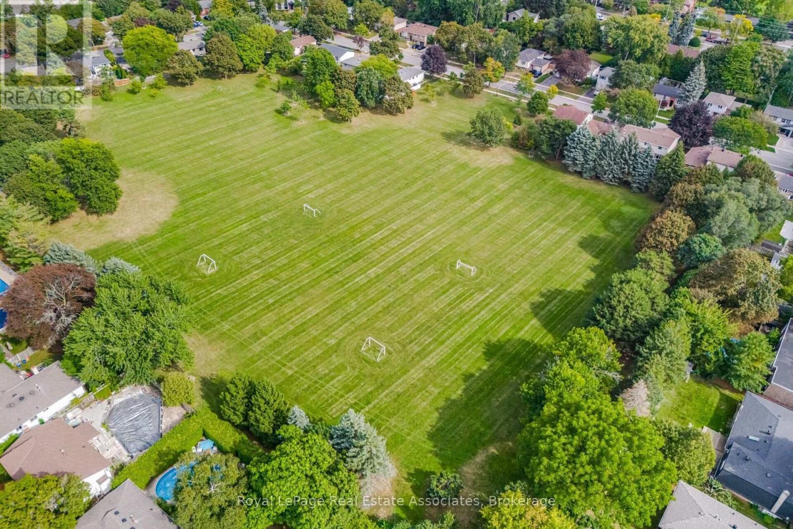 2452 YARMOUTH CRESCENT - 37